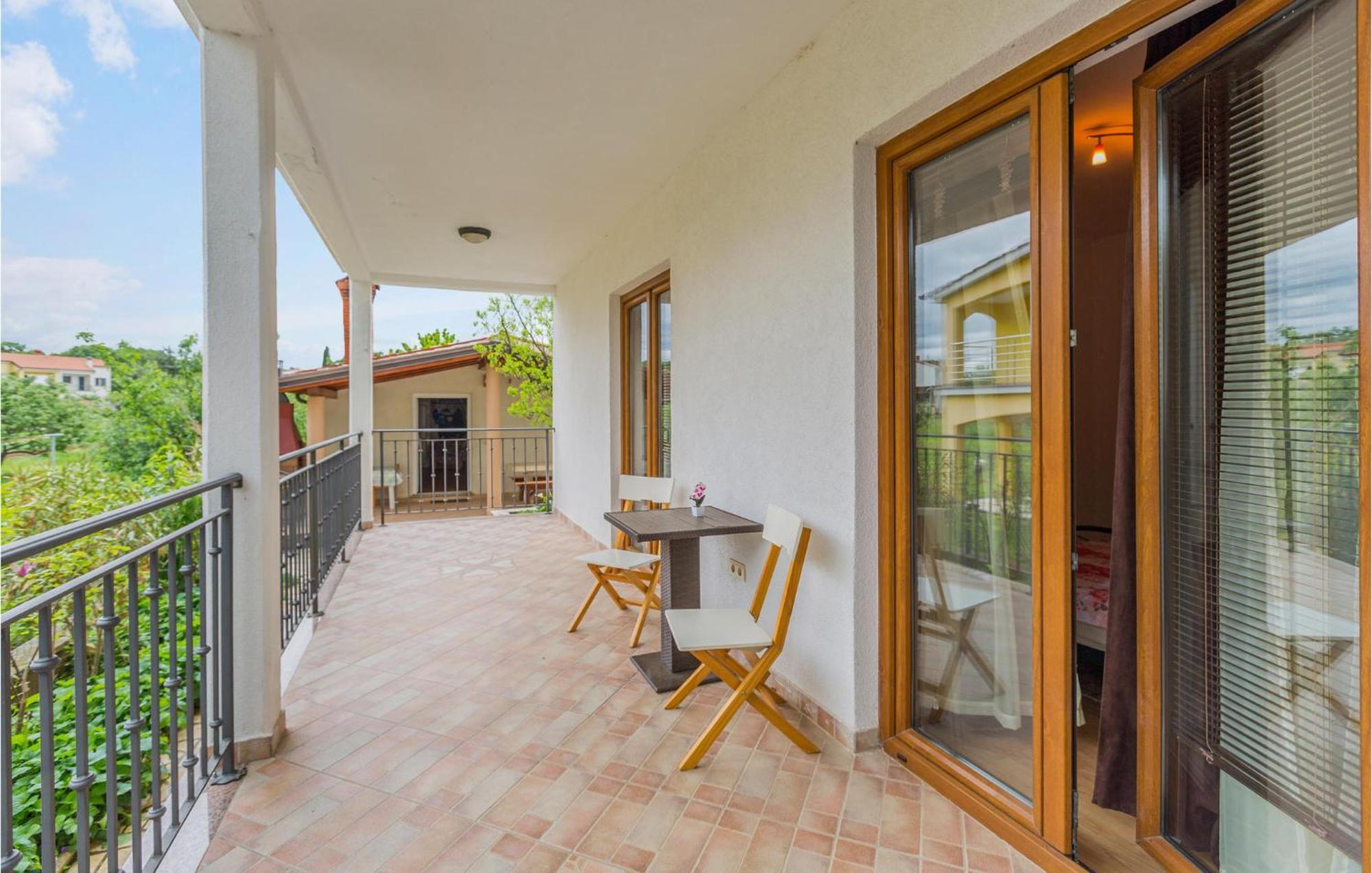Cozy In With Kitchen Apartment Poreč